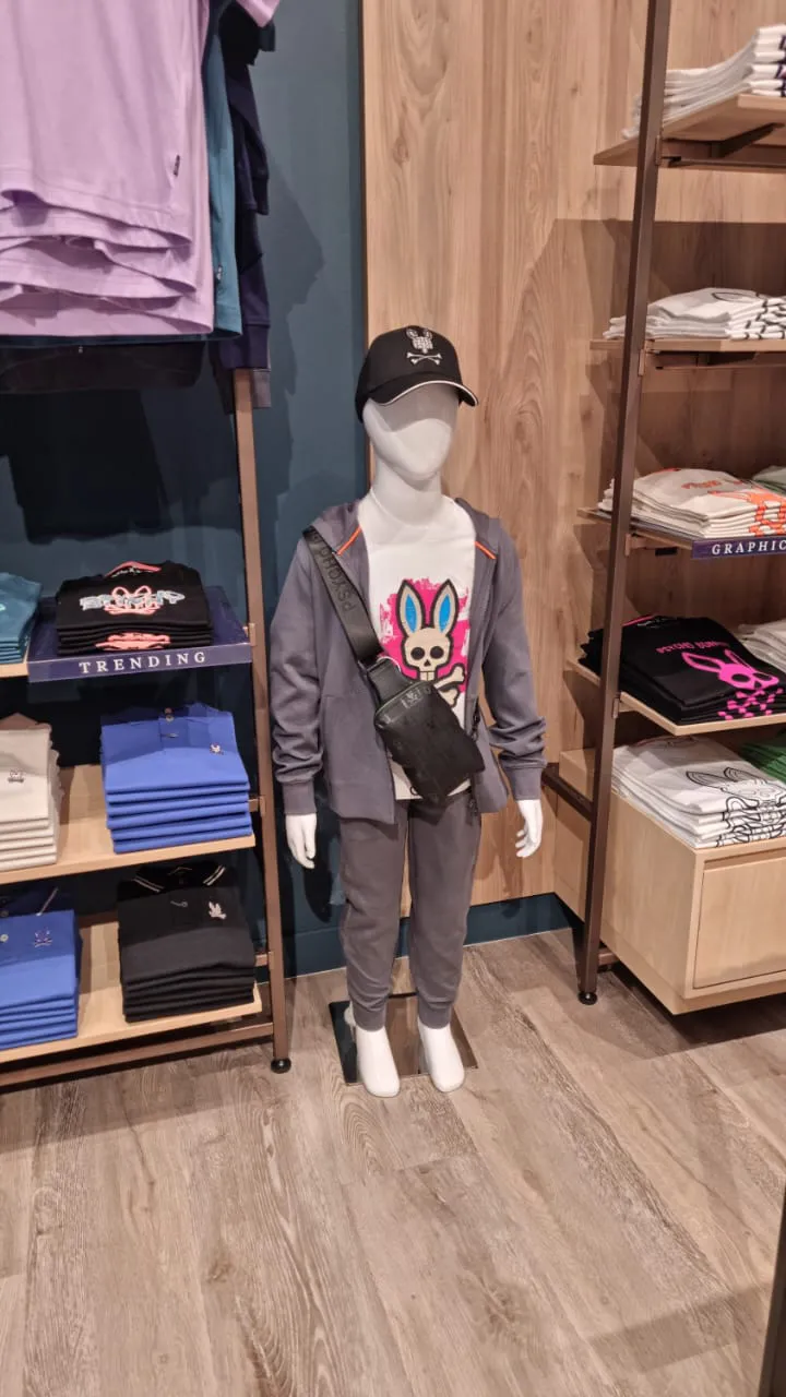 psycho-bunny-south-africa-canal-walk-store-kids-apparel2 Psycho Bunny Kids outfit on mannequin in Canal Walk store